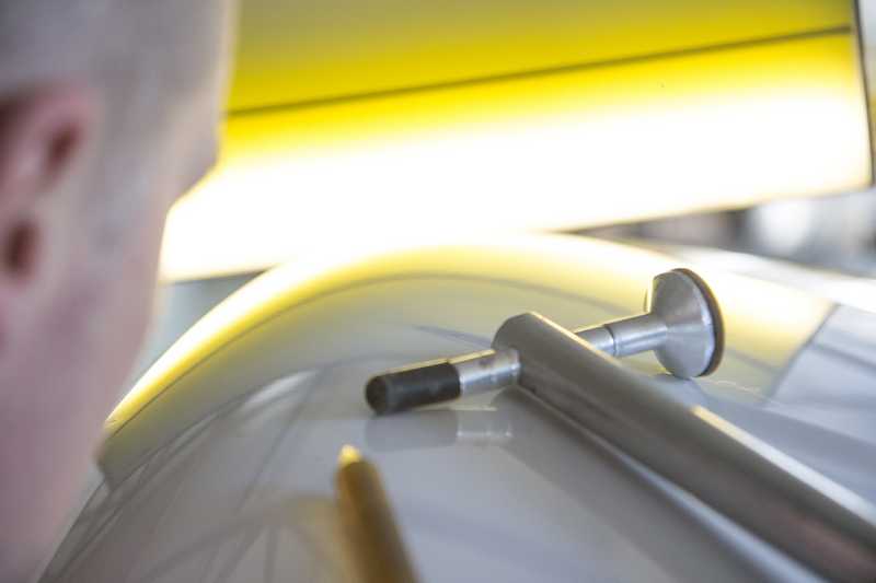 Ремонт вмятин без покраски в Техническом Центре «ВОЛИН». Фото процесса