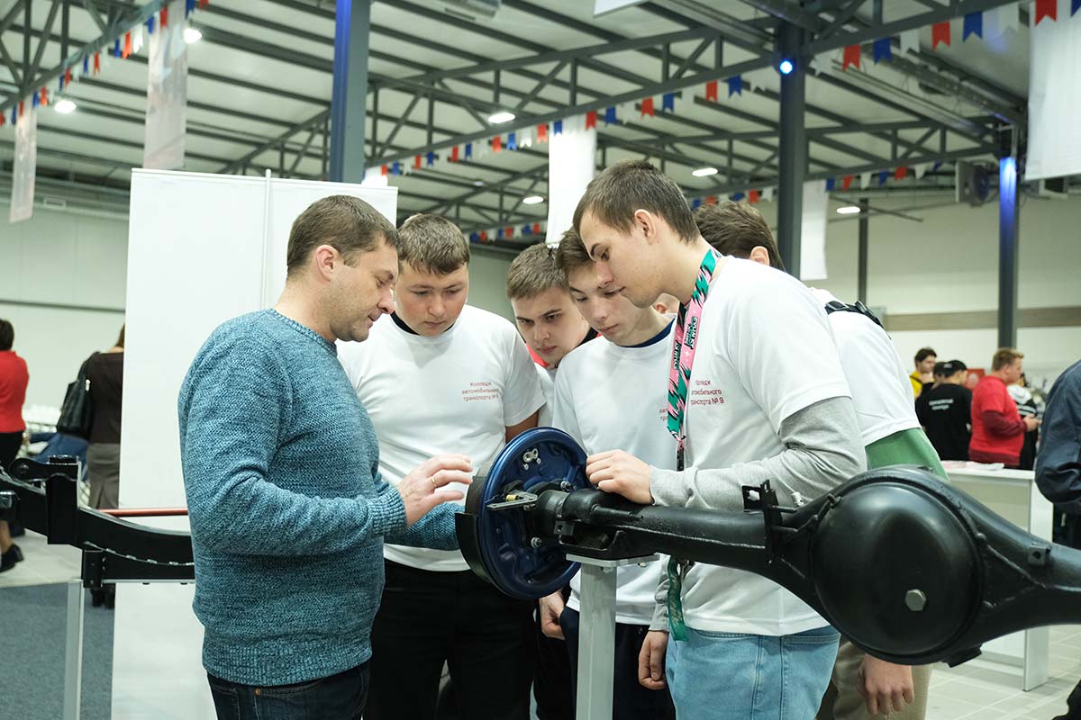 Технический Центр ФОЛИН. Праздник рабочих профессий в Московской области формирует новое студенческое движение в России